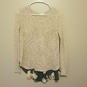 Long sleeve with beautiful flower back